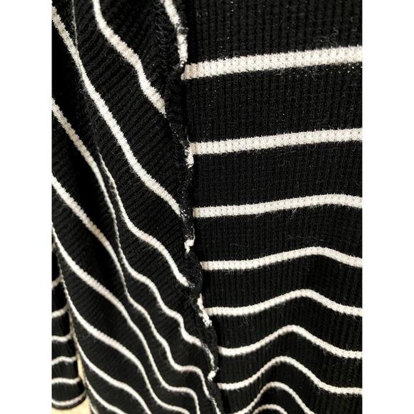 B.L.E.U. Blue/White Horizontal Striped Long Sleeve T-Shirt - Size Med (EUC) - Picture 3 of 8